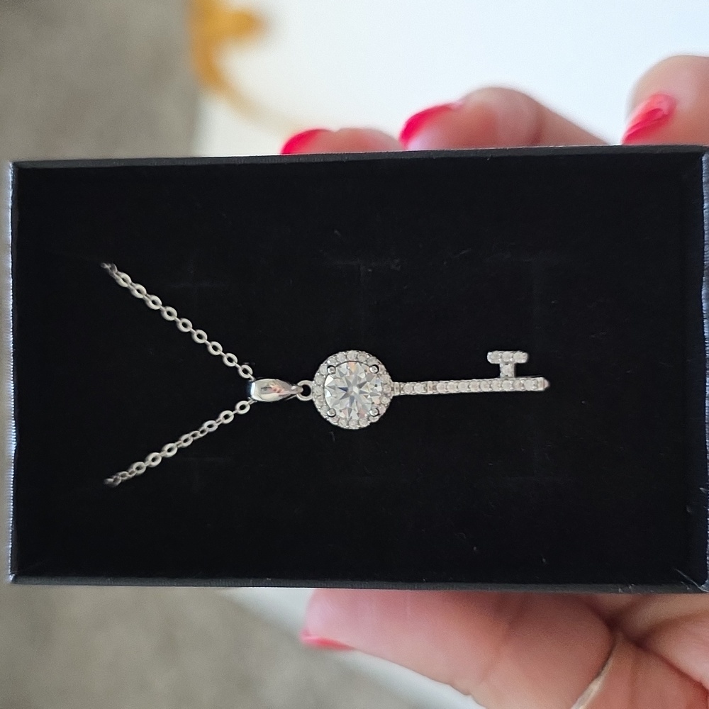 Elegant Silver Key Pendant Necklace Center Stone moissanite